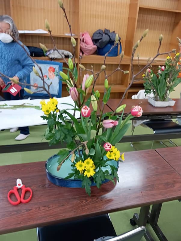 春を感じる生け花作品の写真