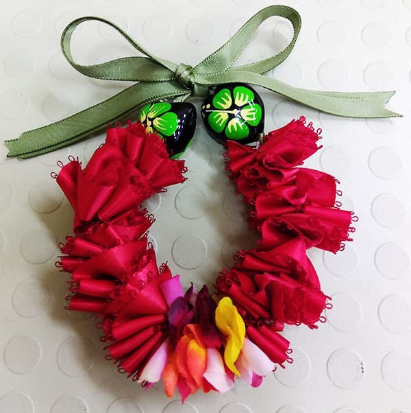 プルメリアのチャームの拡大写真です