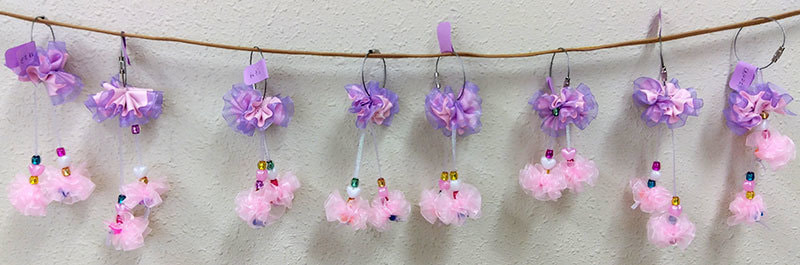 2025年5月作成のチャームが8個並んだ写真です